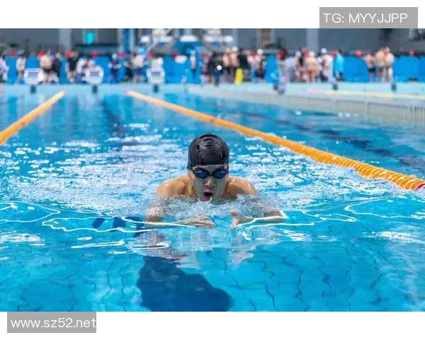 激烈角逐挑战极限展现速度与力量的游泳比赛盛况